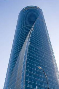 Steelcase equipa las oficinas de OHL en Torre Espacio, un espacio abierto e inspirador sobre el cielo de Madrid