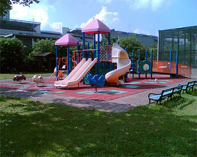 AFAMOUR aboga por la normalizaci�n de la seguridad y un mejor mantenimiento de los parques infantiles