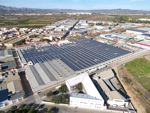 IBC Solar y Grupotec inauguran un proyecto de 2 MW instalado sobre la cubierta de Istobal en L'Alc�dia