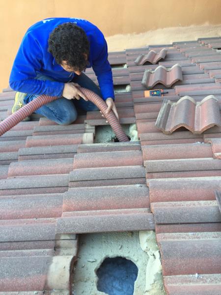 Casa residencial, familiar.: Aislar paredes y techos por dentro