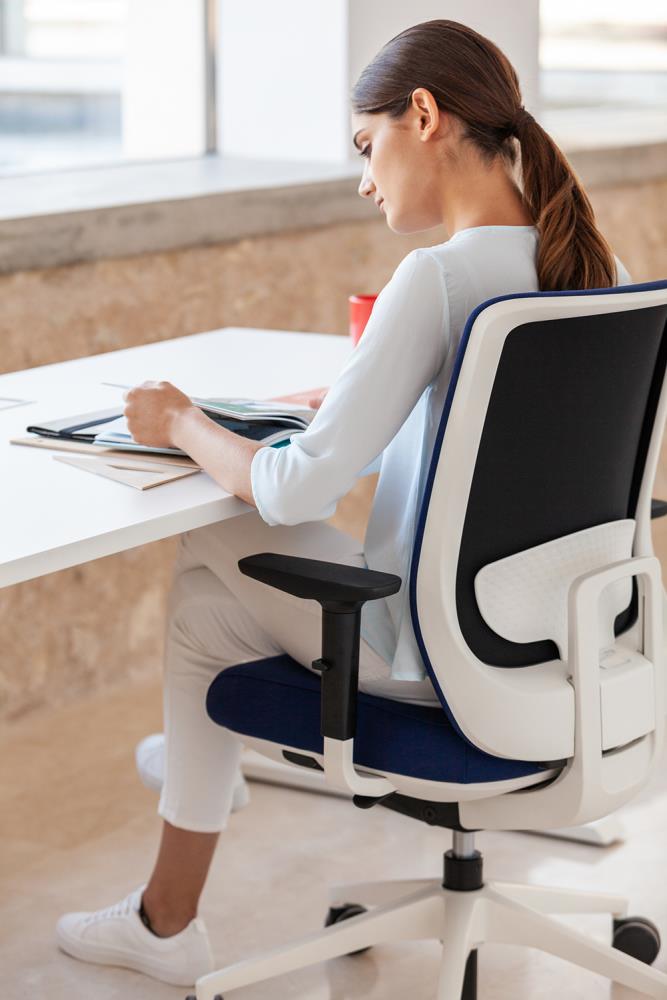Expertos advierten que el mobiliario para el Home Office debe cumplir los  mismos requisitos de seguridad y salud que en la oficina 
